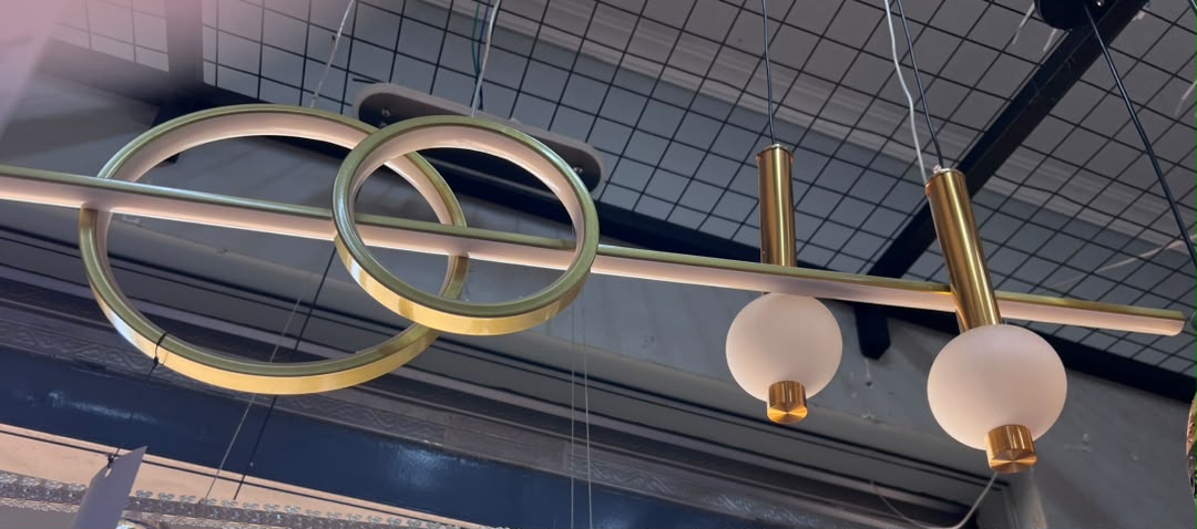 BALL HANGING