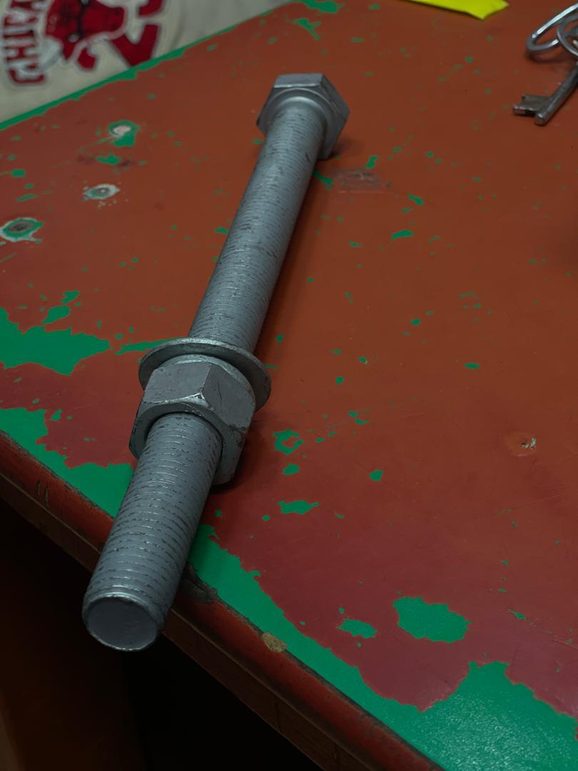 BOLT M20