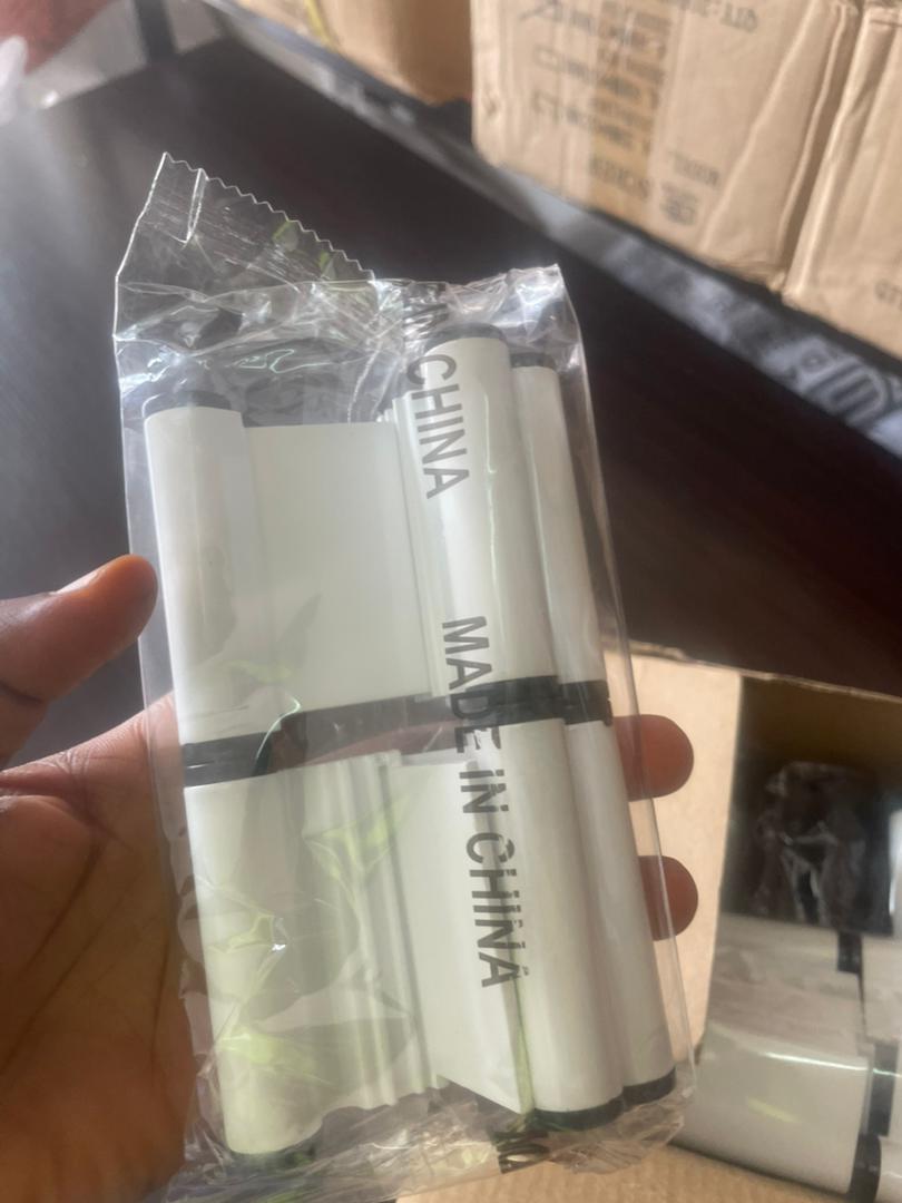 Hinges (white)
